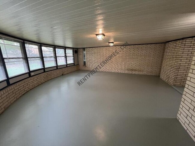 Building Photo - 2529 NW 116th St