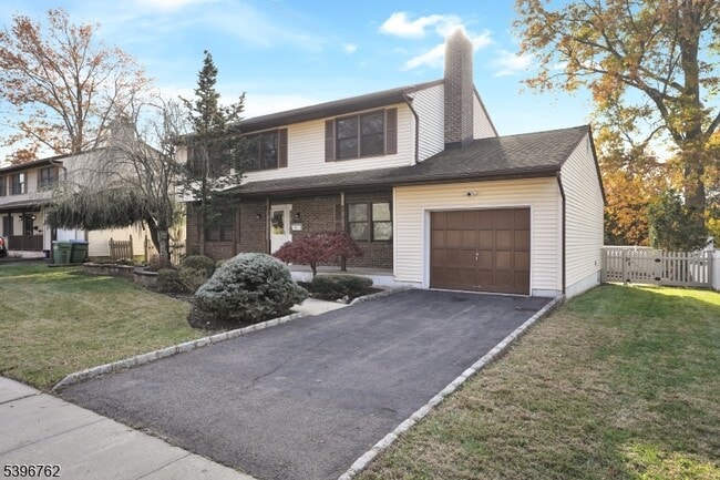 Building Photo - 11 Lenox St