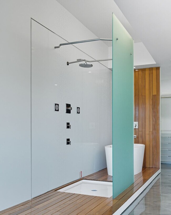 Building Photo - Newport Lofts 1813