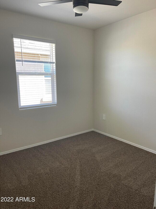 Building Photo - 36597 W Santa Clara Ave