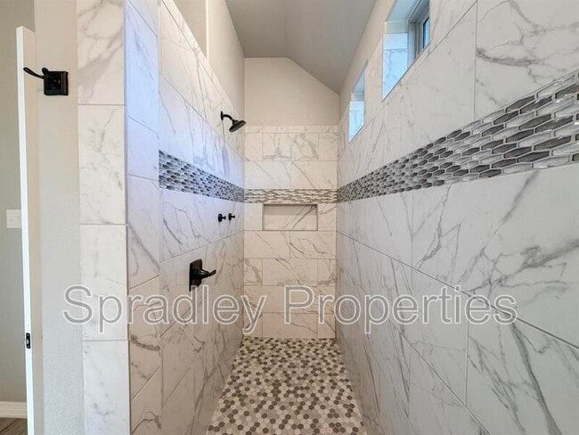 Building Photo - 6125 Modena Dr