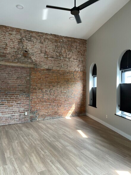 Master Bedroom (North) - 106 W Middle St