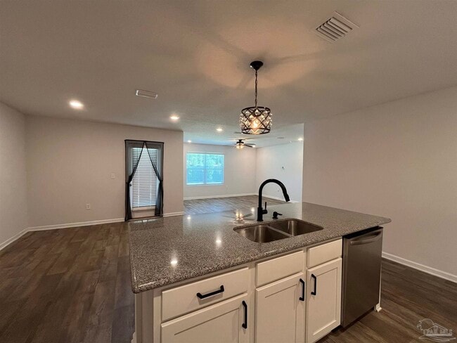 Building Photo - 5789 Guinevere Ln