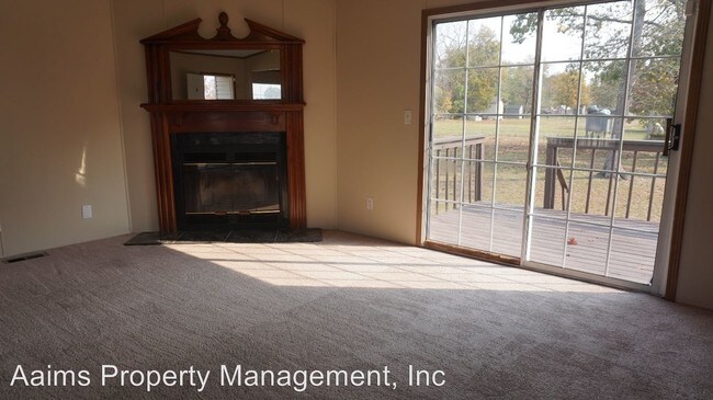 Building Photo - 4 br, 2.5 bath House - 7129 Hypony Trail