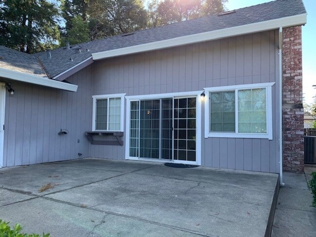 Building Photo - Lovely 3-Bedroom Home on a Cul-De-Sac in Fair Oaks