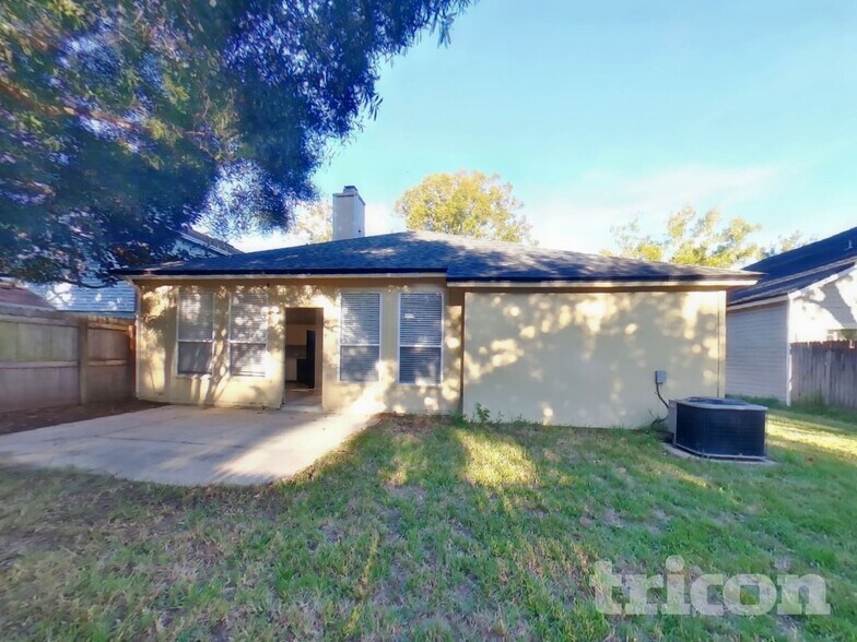 Building Photo - 3840 Tallcott Dr