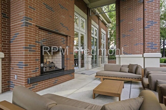Building Photo - 1820 Peachtree Rd NW