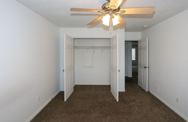 Building Photo - 10505 Sage Flats Way