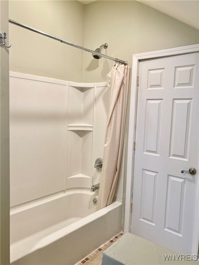 Building Photo - 143 Cottage St