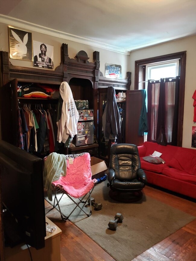 Building Photo - Newly Renovated Temple Student Housing