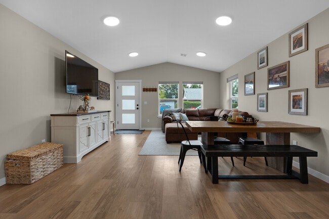 Building Photo - 1350-1313 13th Ave