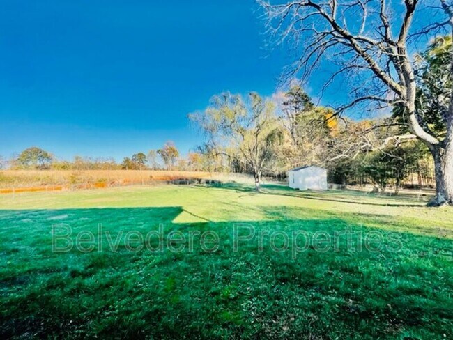 Building Photo - 221 Oak Grove Church Rd