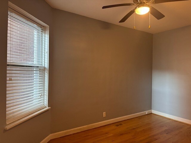 Building Photo - 3834 N Hermitage Ave