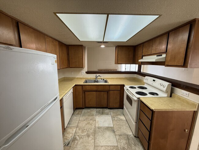Building Photo - 13515 Mccall Ct NE