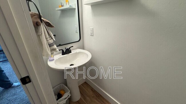 Building Photo - 8044 N Clydesdale Dr