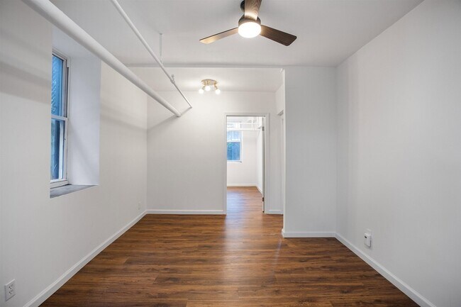 Building Photo - 7812 Hudson Ave