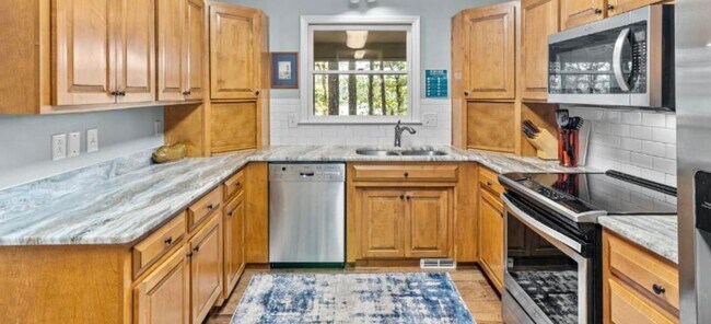 Building Photo - Waterfront Home 50' Dock Protected Inlet- 3BR/2BA 90 Day Lease