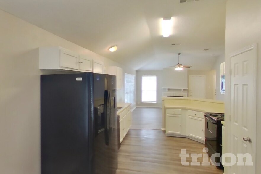 Building Photo - 1525 Juniper Ln