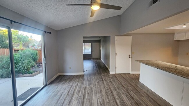 Building Photo - 2585 Duet Dr