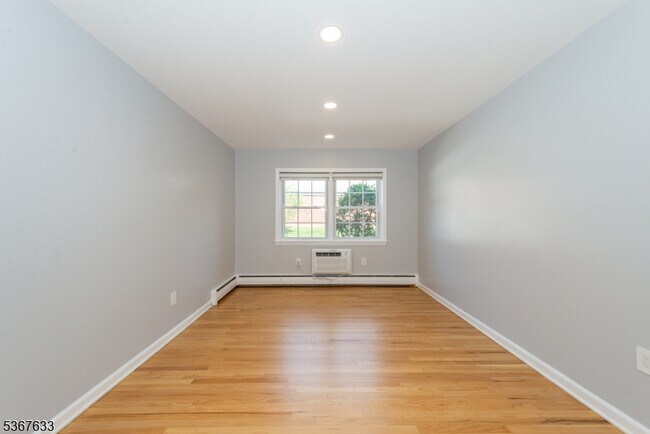 Building Photo - 151 Ridge Rd