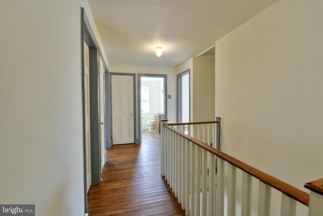 Building Photo - 1310 Creek Rd