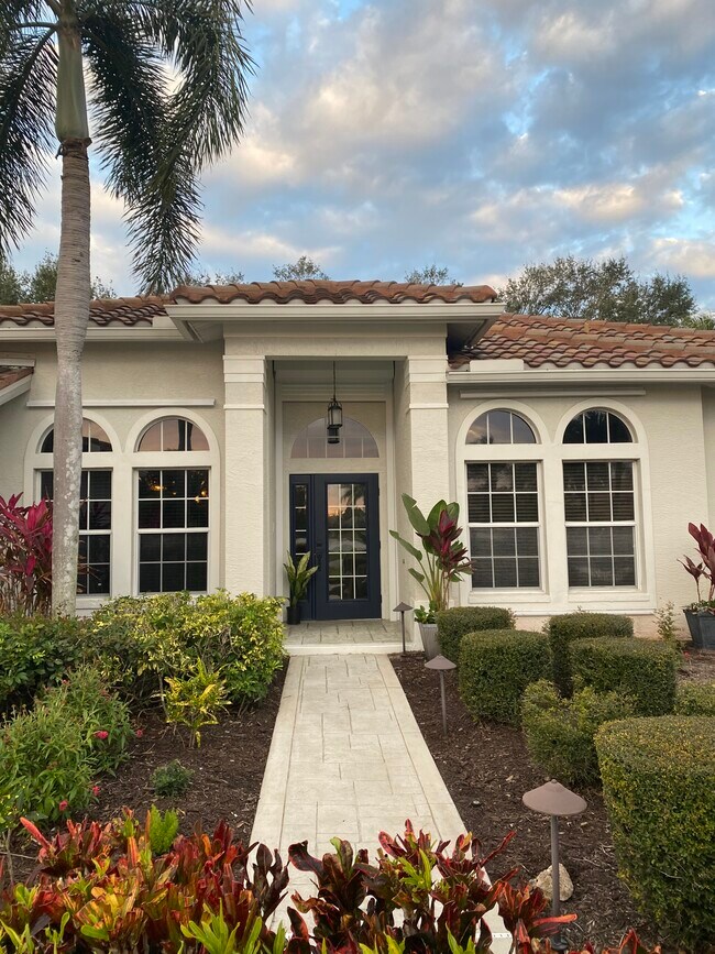Building Photo - 8900 Lely Island Cir