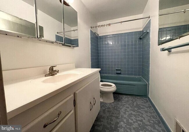 Building Photo - 3637 38th St N