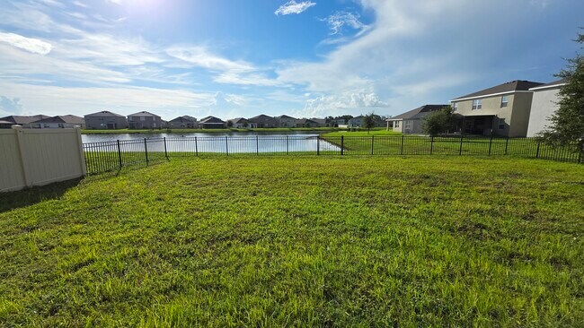 Building Photo - 17140 Reserva Dr