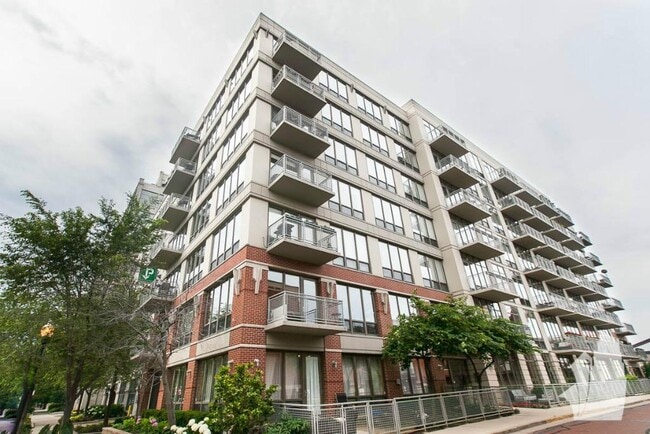 Primary Photo - 1000 N Kingsbury St