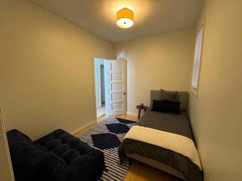 Bedroom 2 - 1831 W Nelson St