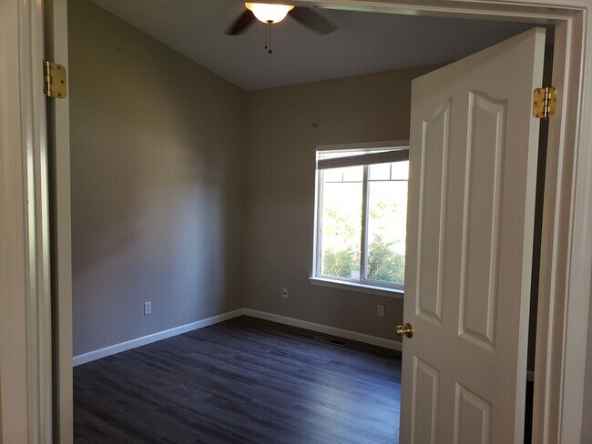 Building Photo - 7251 Noah Ct