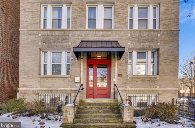 Building Photo - 1340 Fairmont St NW