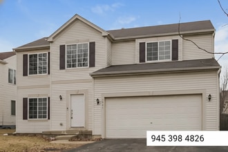 Building Photo - 1942 Royal Ln