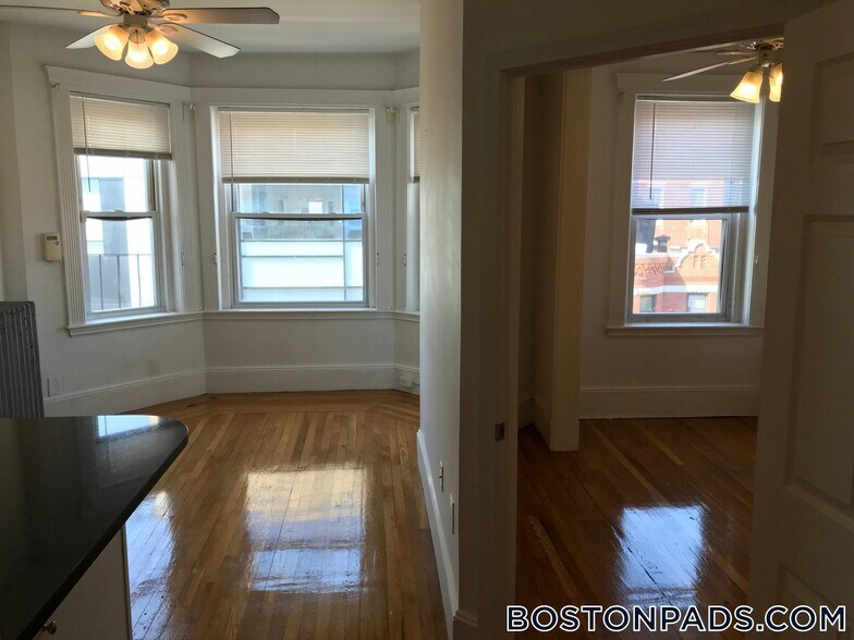 Building Photo - 26 Hemenway St