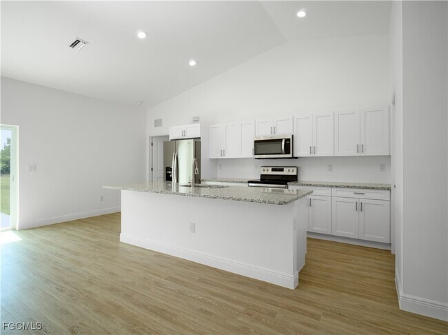 Building Photo - 6204 Forest Ct