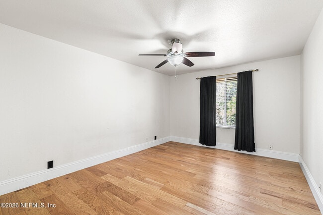 Building Photo - 8880 Old Kings Rd S