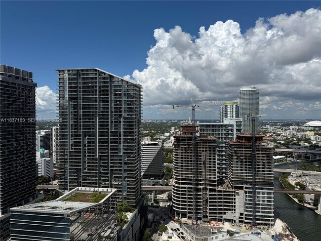 Building Photo - 68 SE 6th St