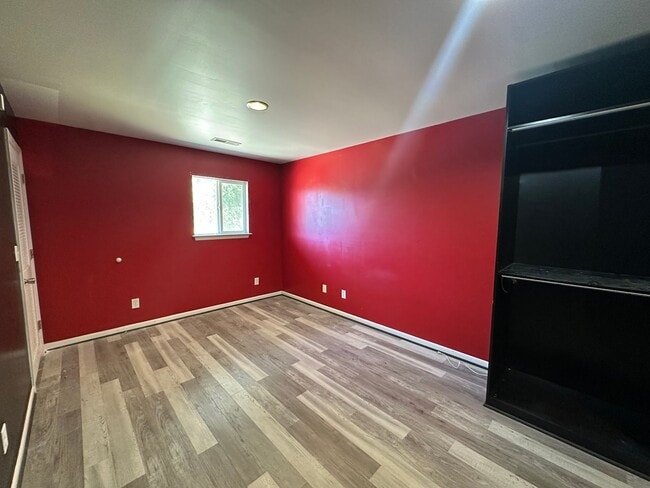 Building Photo - 3 Bedroom, 2 Bath Home in Golden Springs