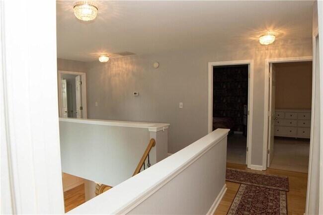 Building Photo - 5025 Baywood Dr