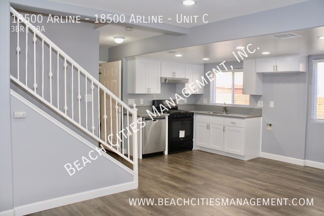 Building Photo - Completely Remodeled 3 Bed, 2 Bath Town Ho...