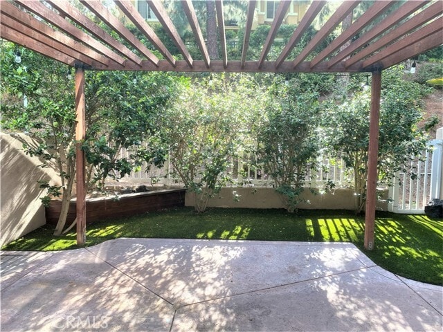Building Photo - 5 Meadowbrook