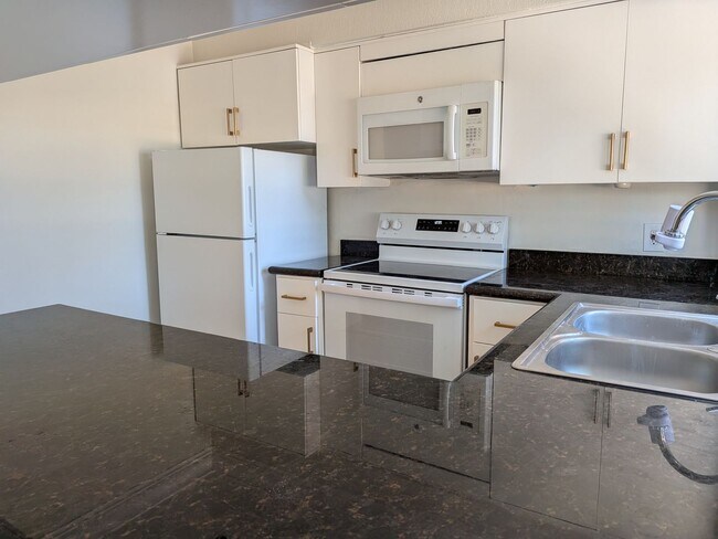 Building Photo - 7930 Mission Center Ct