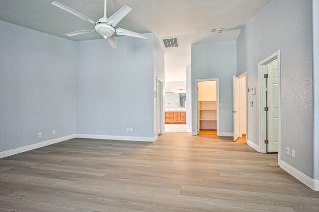Building Photo - 6025 Egan Crest Dr