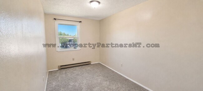 Building Photo - 504 S 20th Ave