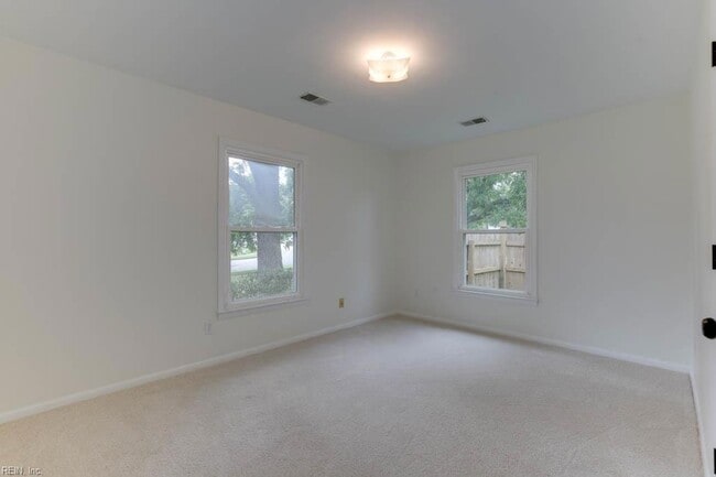Building Photo - 2637 N Elizabeth Harbor Dr