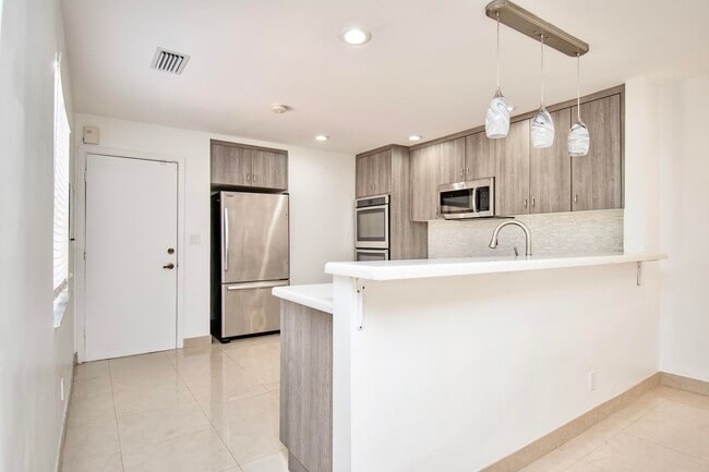 Building Photo - 21662 San Simeon Cir