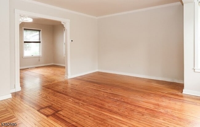 Building Photo - 24 Montague Pl