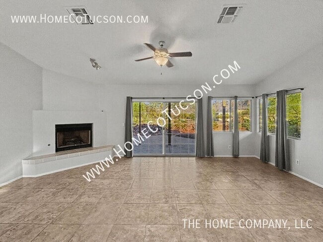 Building Photo - 12690 N Bandanna Way