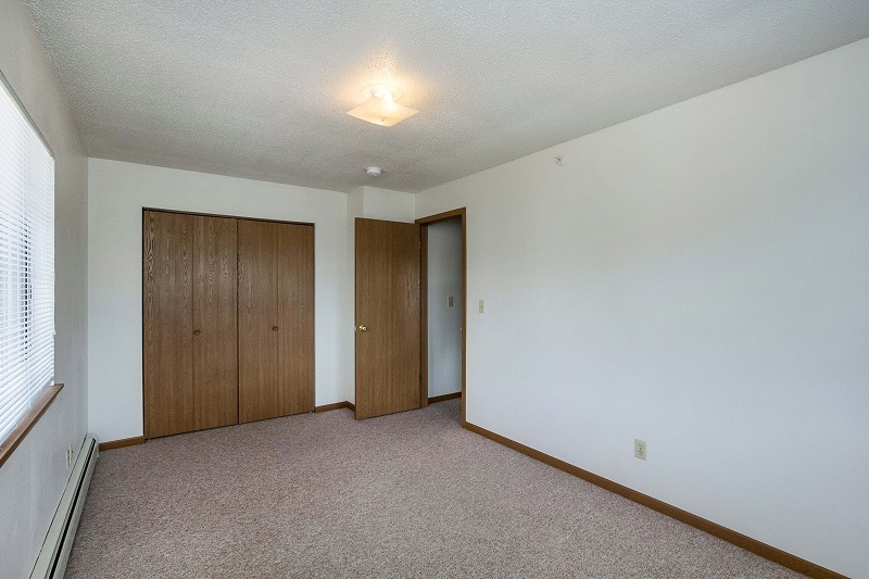 Building Photo - 427 N Dubuque St