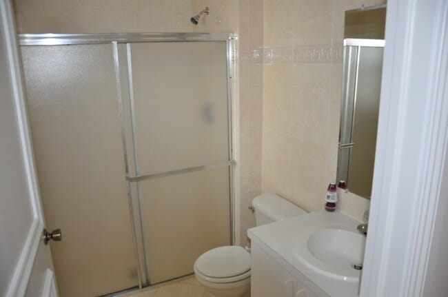 Building Photo - 1401 Cypress Way W